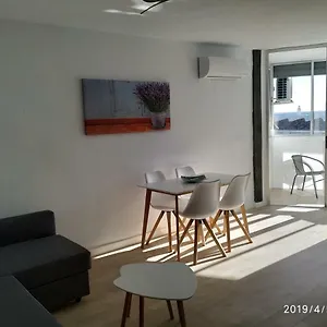 Apartamento En Urbanización Algaida En Primera Línea De Playa, Sitio de Calahonda